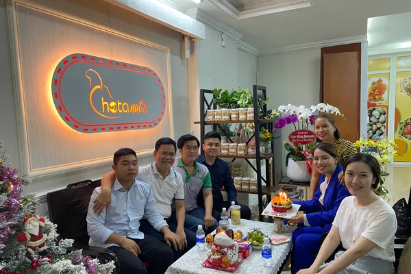 Văn phòng & đội ngũ HotaNuts 6